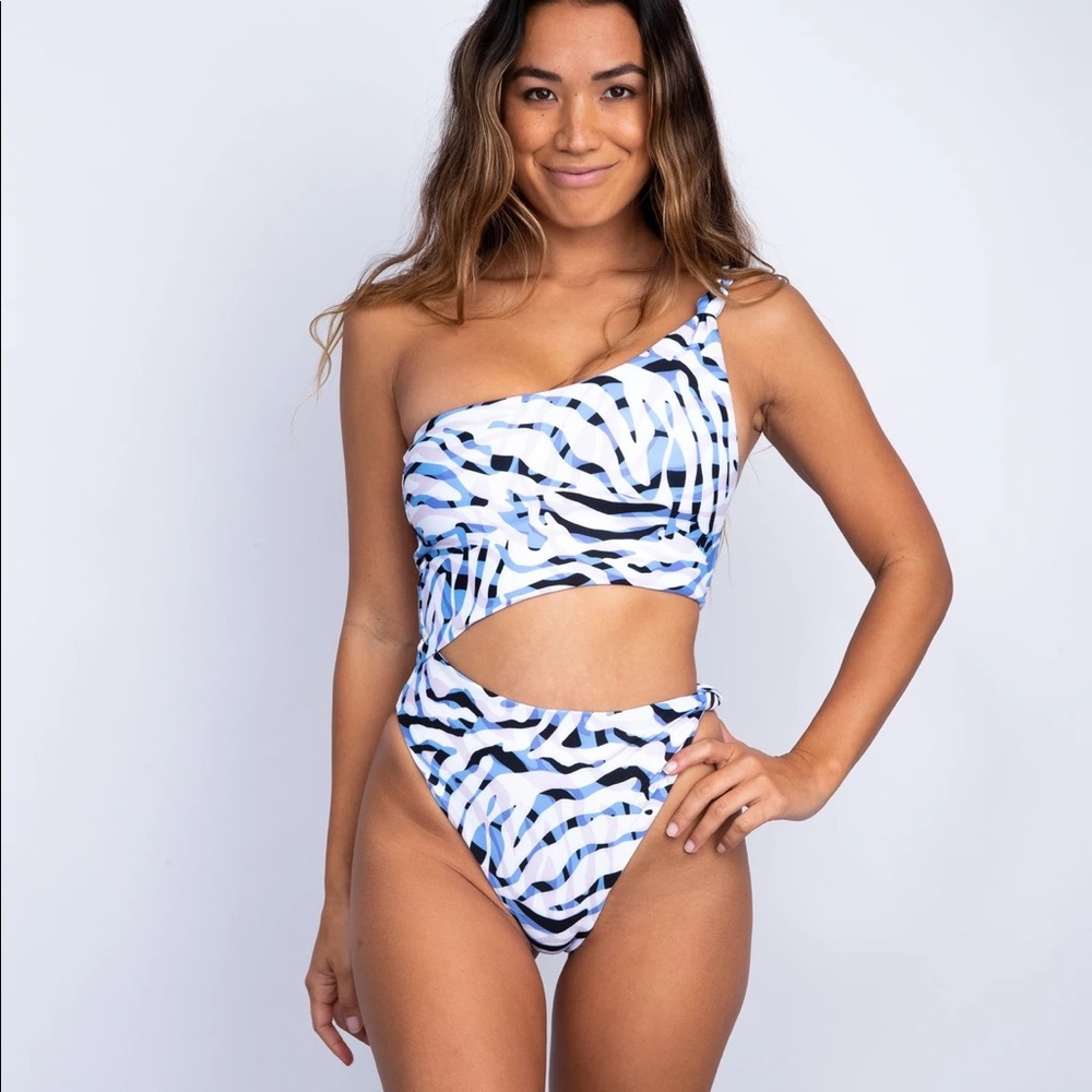 Skatie Cut-Out One-Piece